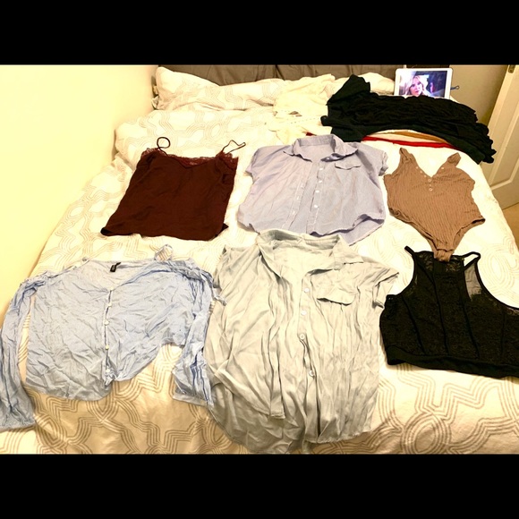 XS/S TOPS SHORTS DRESSES SHOES LOT - Picture 1 of 11